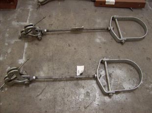 Type 1 beam clamp with clevis hanger