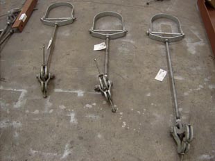 Type 1 beam clamps with clevis hanger