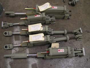 Hydraulic Snubbers with fixed and adjustable ends